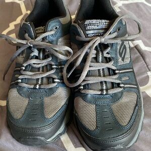 Men’s Size 9 Skechers
